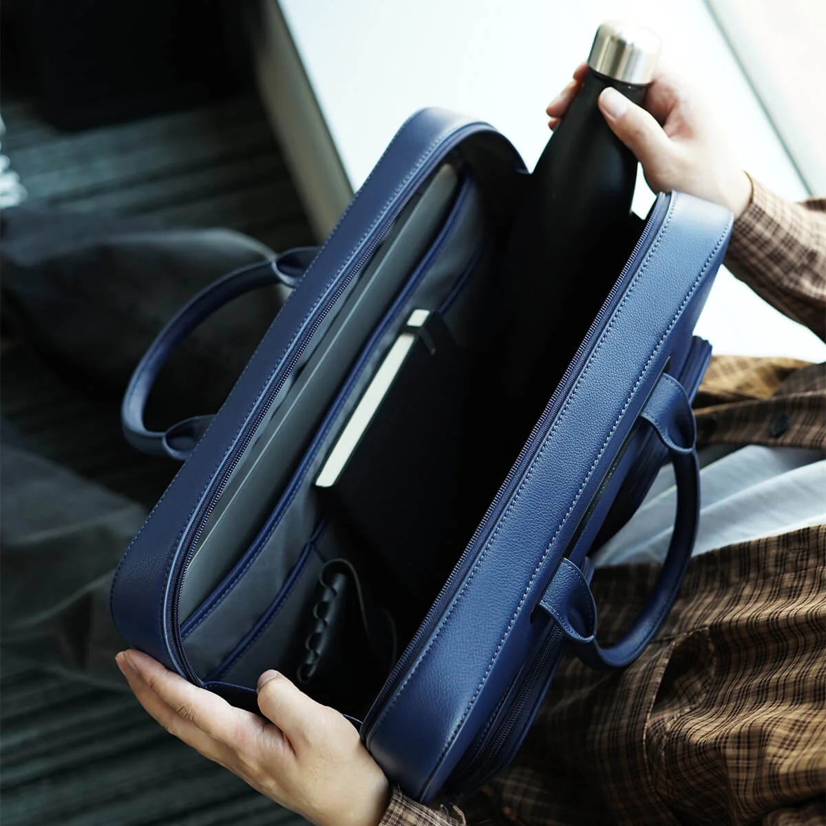 Axis Leather Briefcase - Image 31