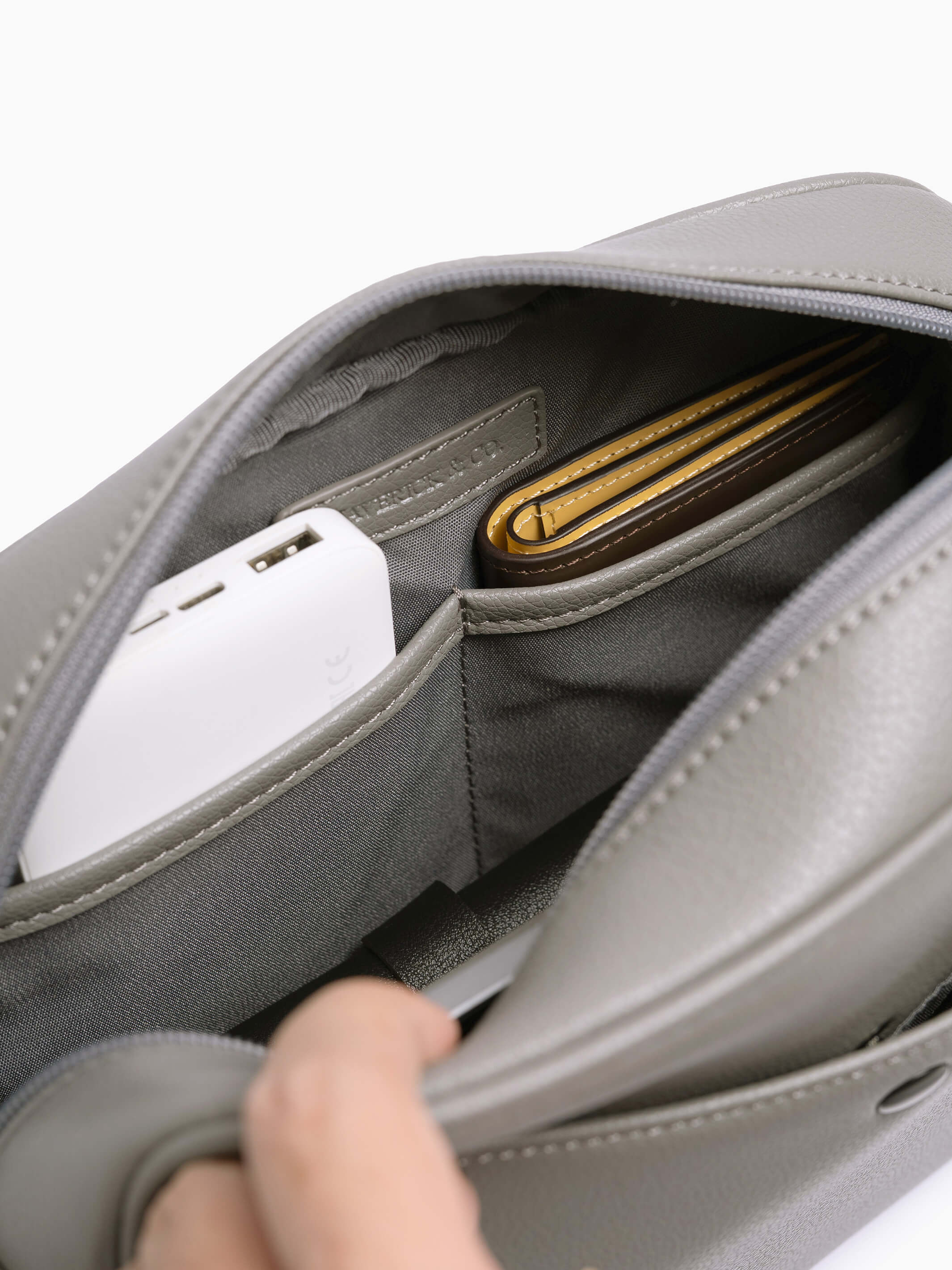 Axis Leather Messenger - Image 25