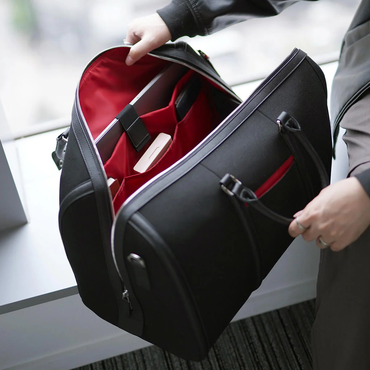 Manhattan Hassle-Free Duffel - Image 21