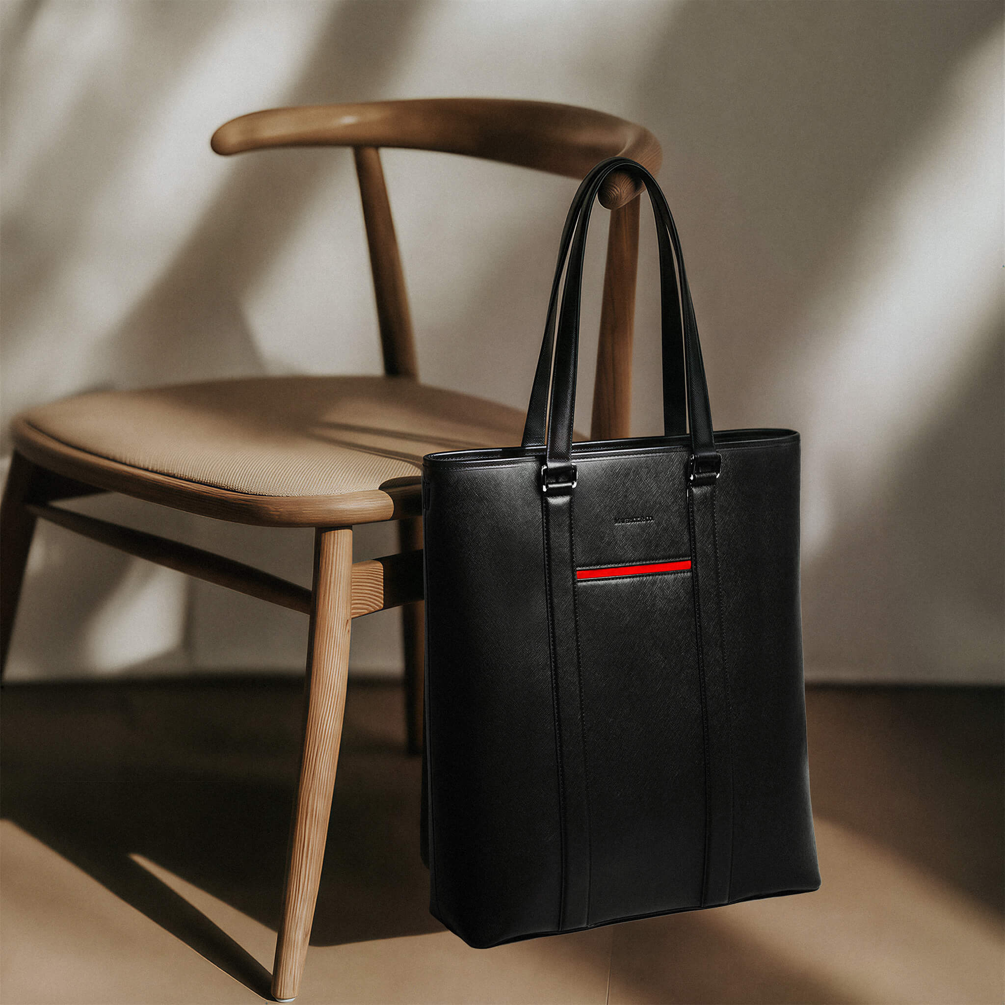 Manhattan Leather Tote - Image 13