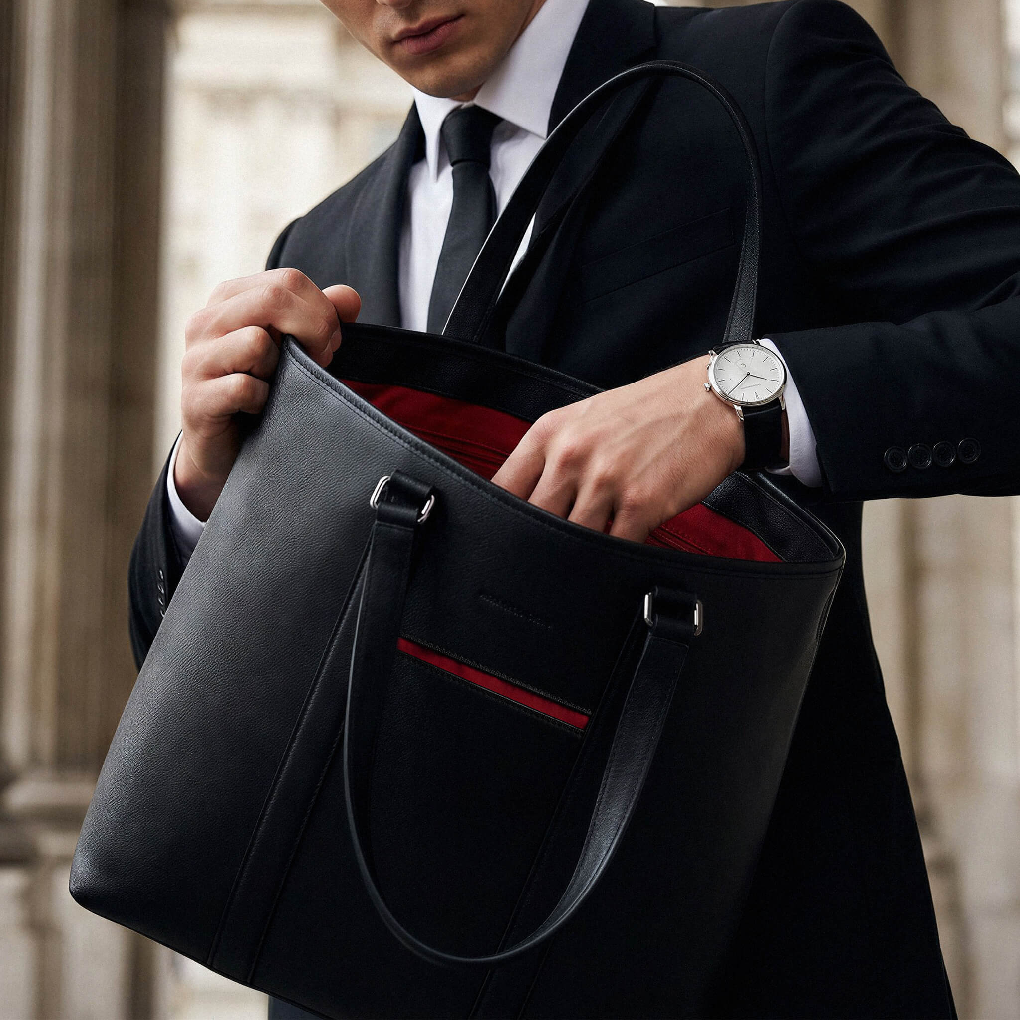 Manhattan Leather Tote - Image 16
