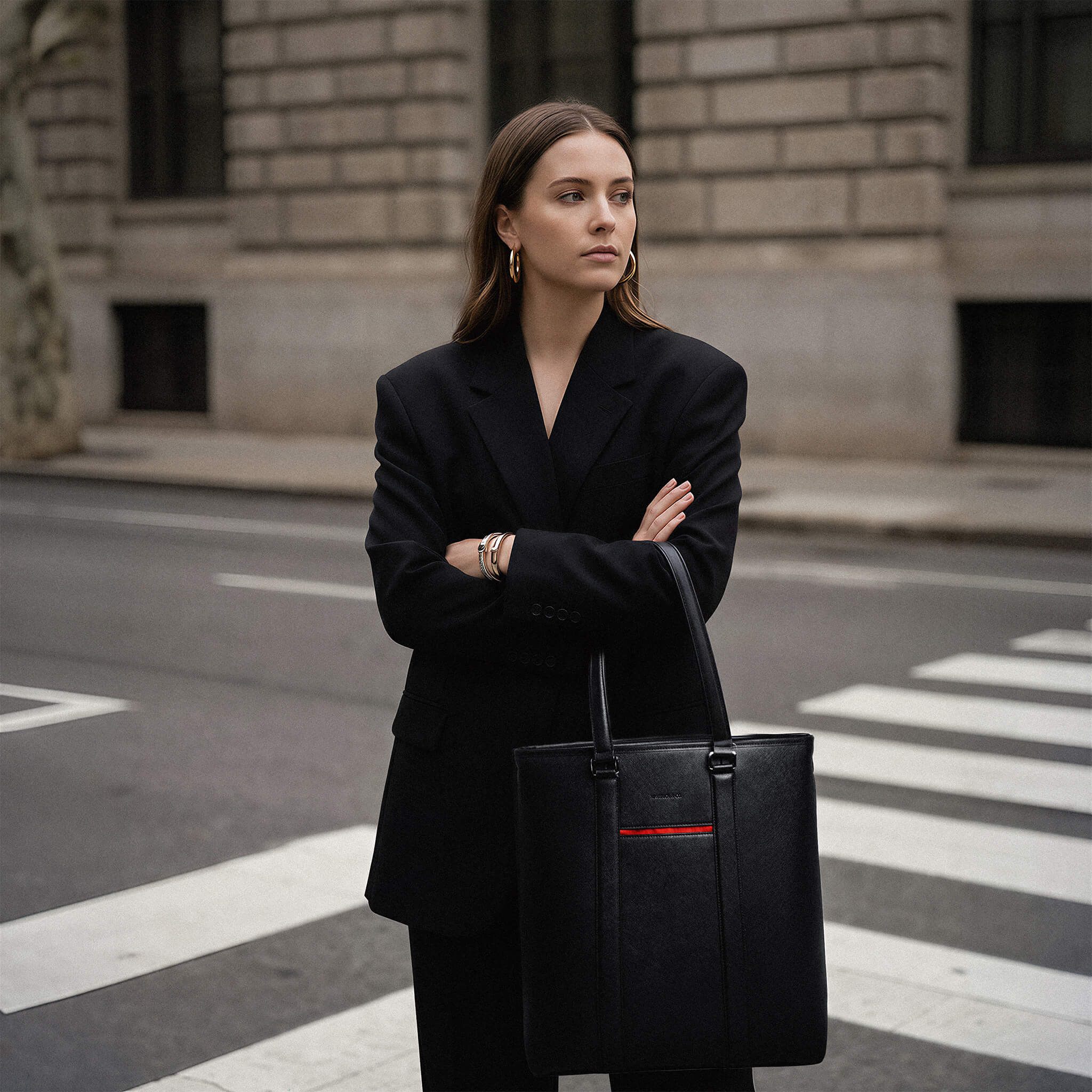 Manhattan Leather Tote - Image 8