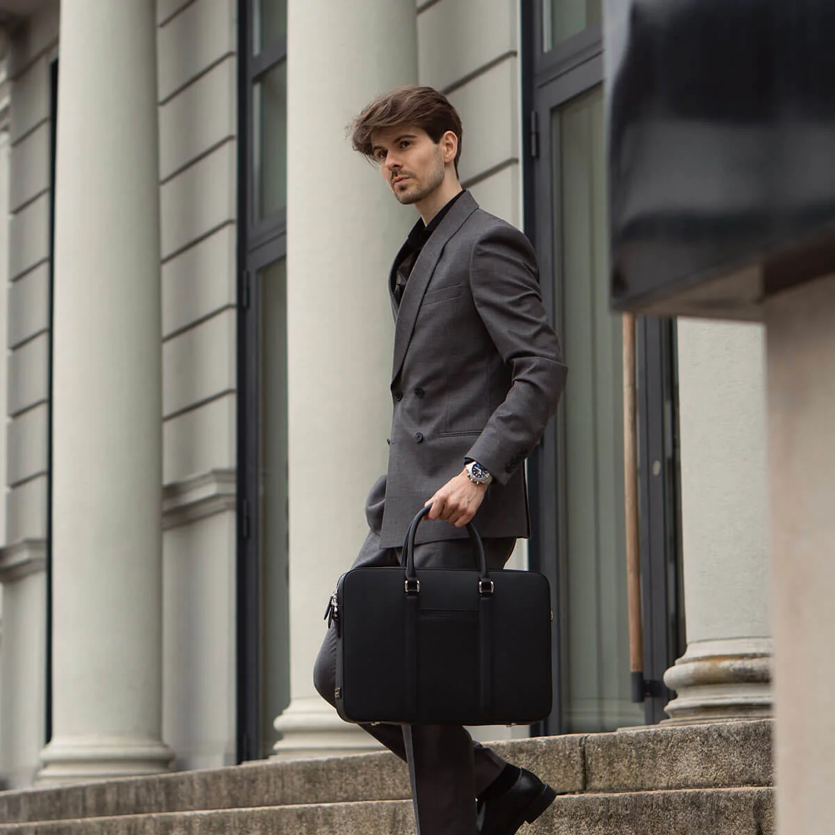 Manhattan Monochrome Leather Briefcase - Image 18
