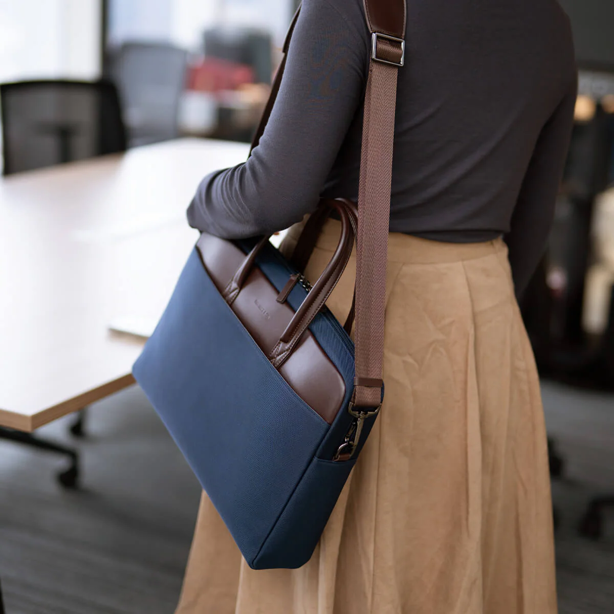 Motion Light Briefcase 14" - Image 13